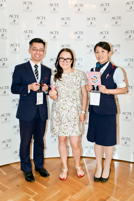 Dzuniti Shiraishi, Ekaterina Aleksandrova and Akiko Kato